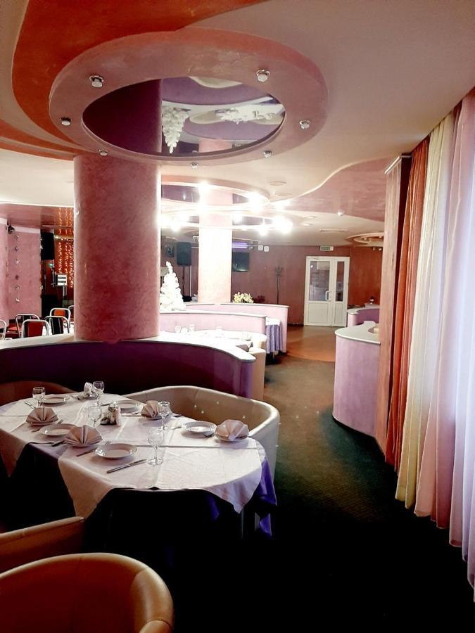 Hotel Vetraz Vitebsk Ngoại thất bức ảnh