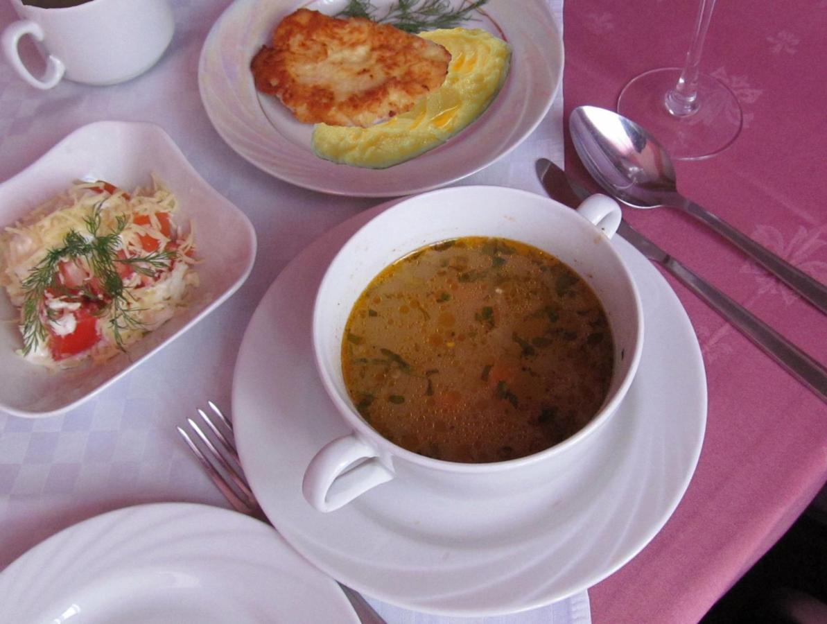 Hotel Vetraz Vitebsk Ngoại thất bức ảnh