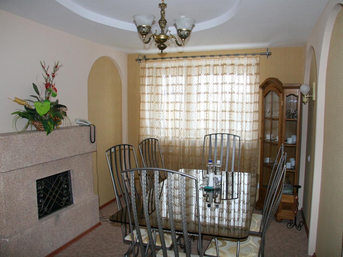 Hotel Vetraz Vitebsk Ngoại thất bức ảnh