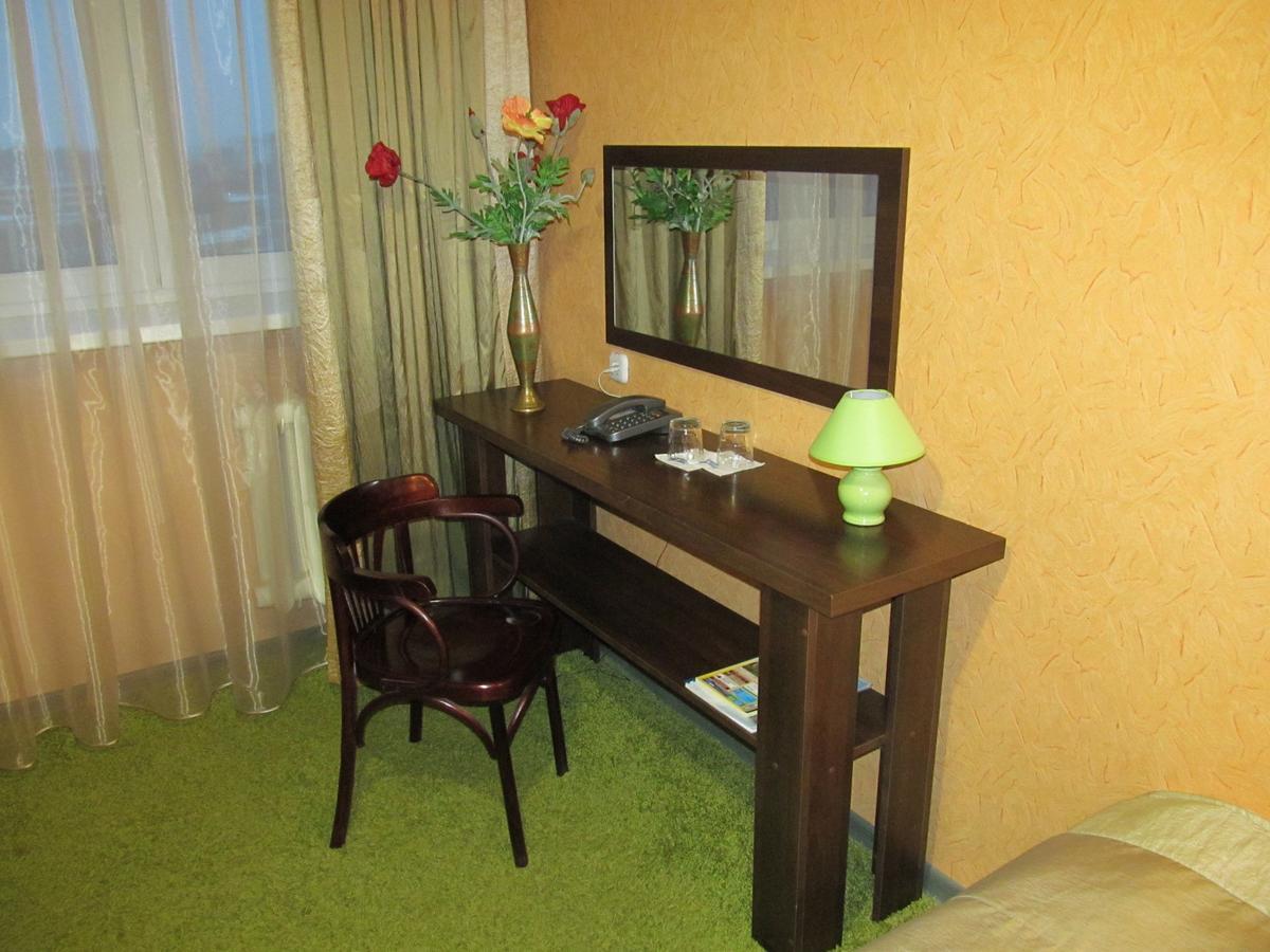 Hotel Vetraz Vitebsk Ngoại thất bức ảnh