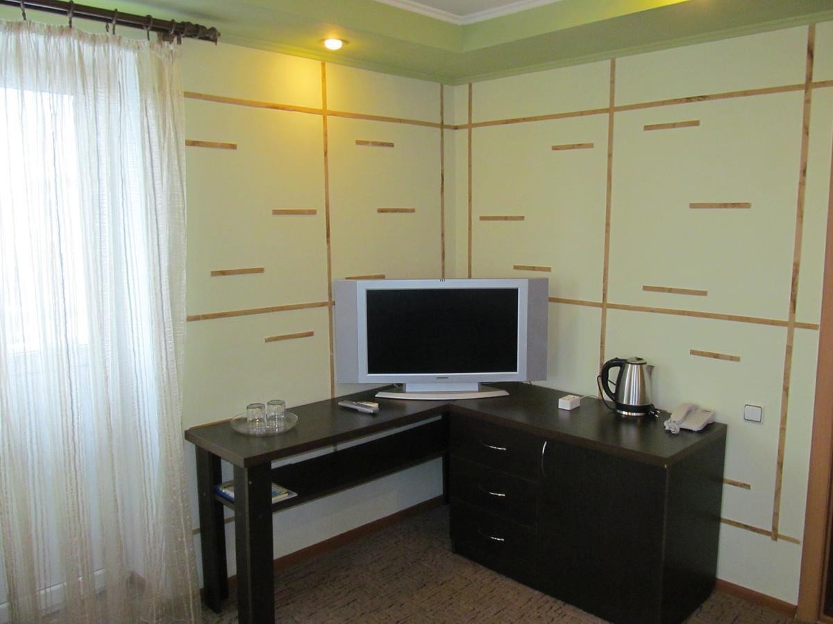 Hotel Vetraz Vitebsk Ngoại thất bức ảnh