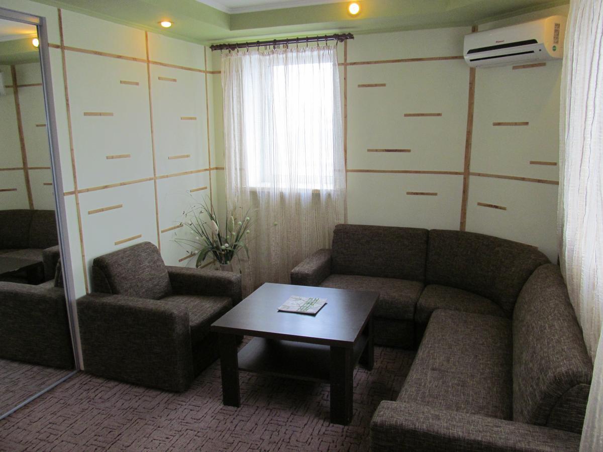 Hotel Vetraz Vitebsk Ngoại thất bức ảnh